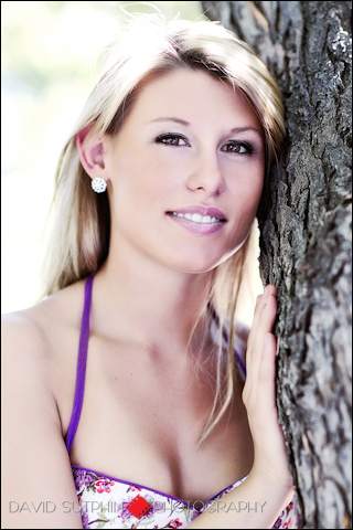 Example of outdoor high school senior picture portrait.